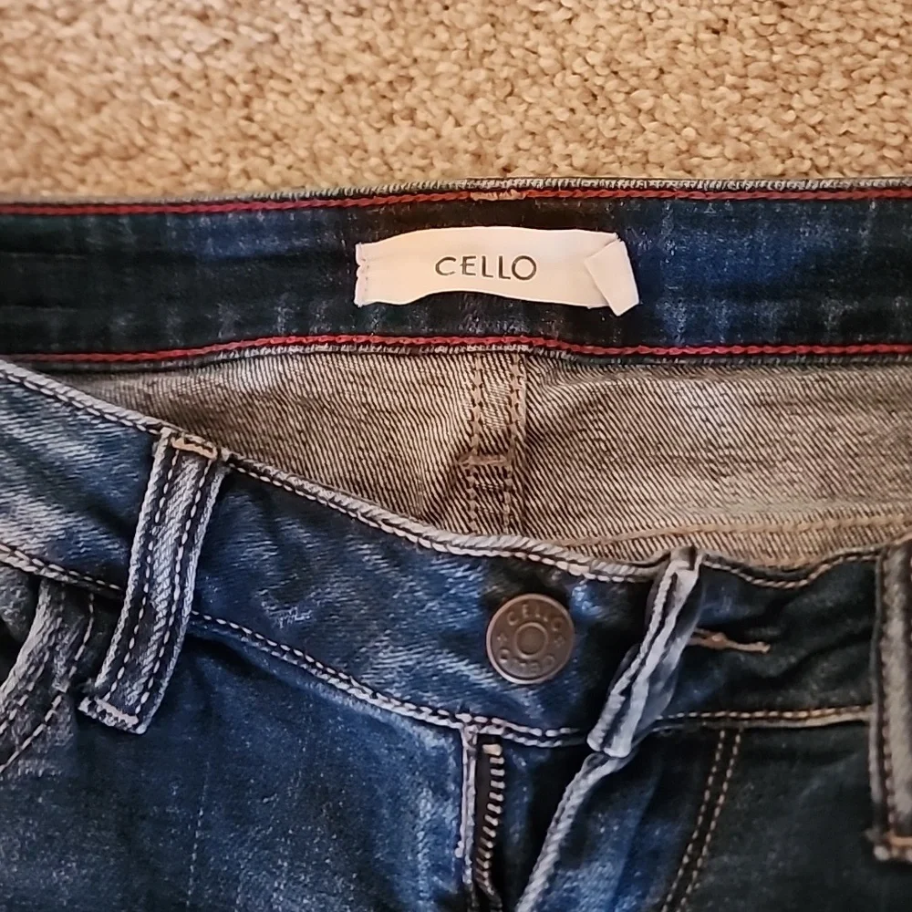 Jeans - Picture 2 of 4